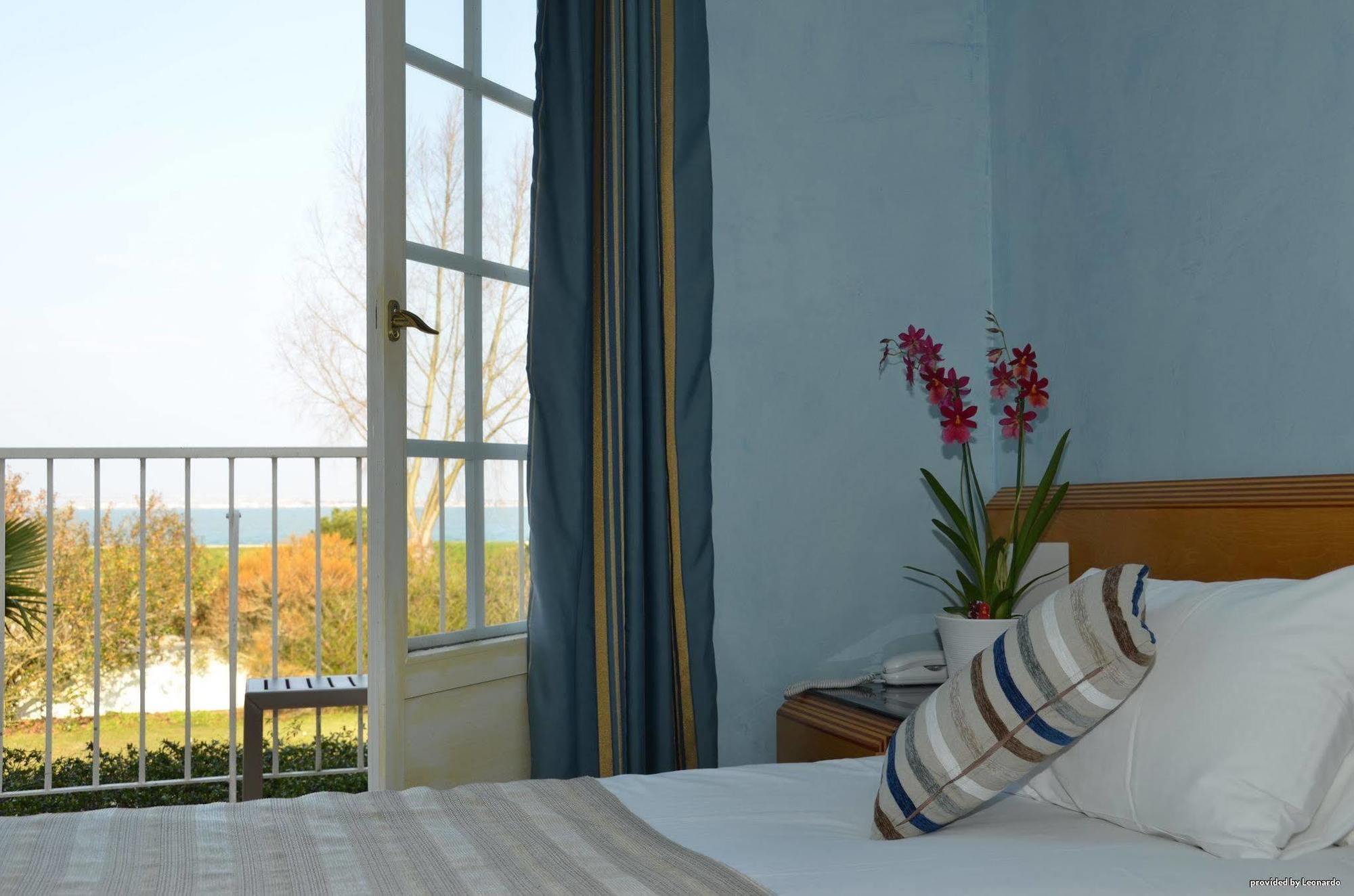 Hotel Et Spa Les Cleunes Oleron Сен-Трожан-ле-Бен Номер фото